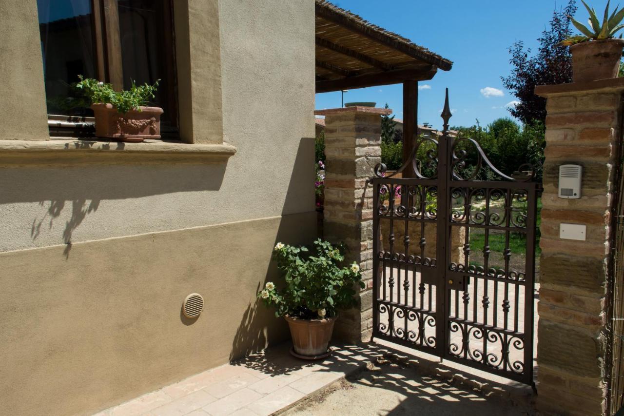 Antica Casa Del Glicine Apartment Poggibonsi Exterior foto