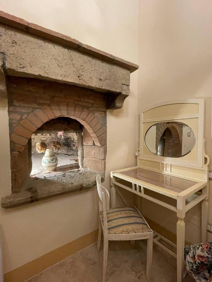 Antica Casa Del Glicine Apartment Poggibonsi Exterior foto