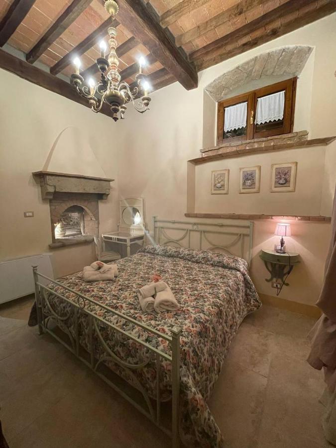 Antica Casa Del Glicine Apartment Poggibonsi Exterior foto